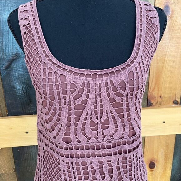 URBAN Outfitters Staring at Stars  Mauve Crochet Lace Shift Mini Dress, size 4. - Picture 3 of 6
